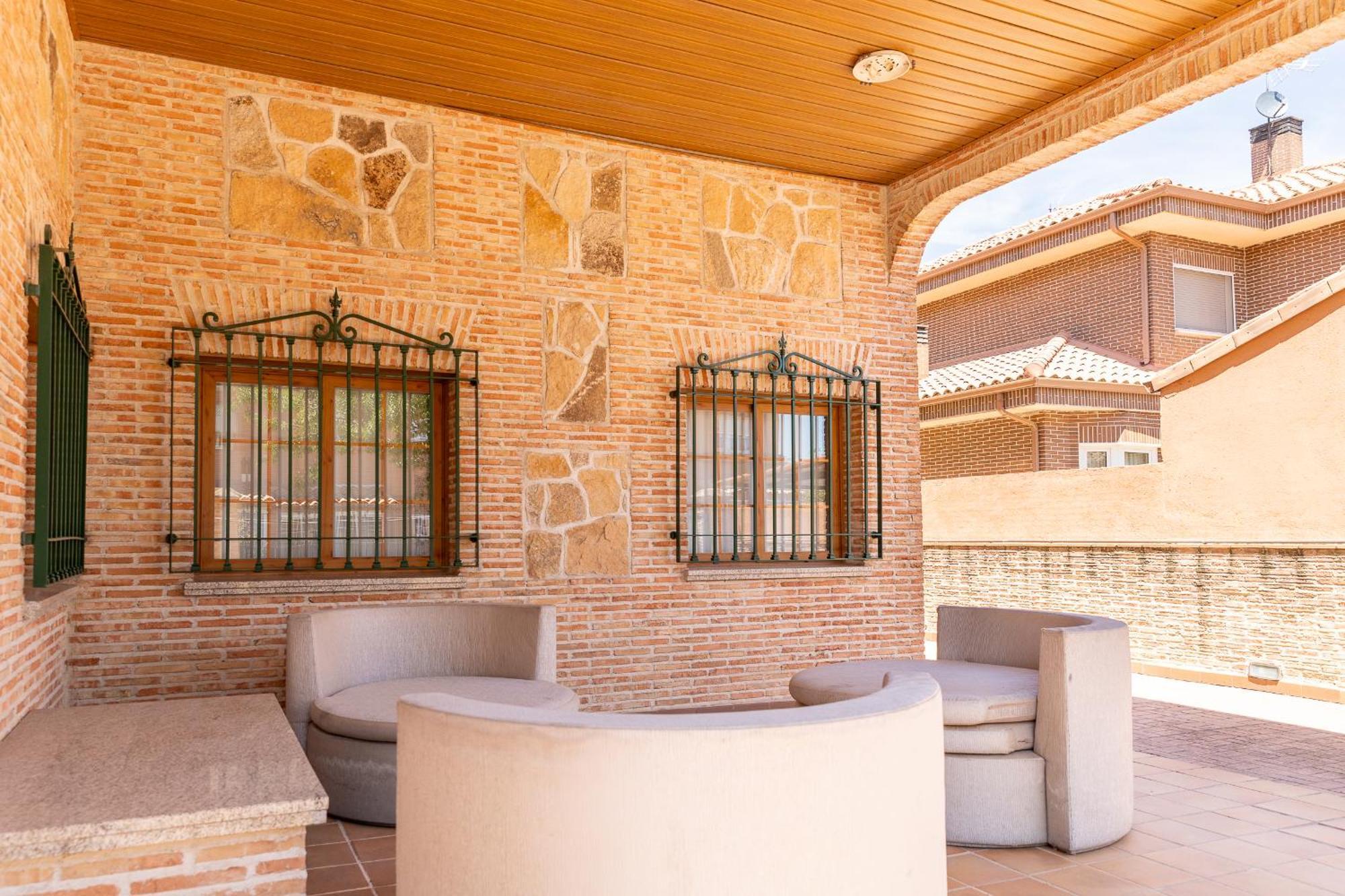 Hotel Pizarro أومانيس ديه مدريد المظهر الخارجي الصورة