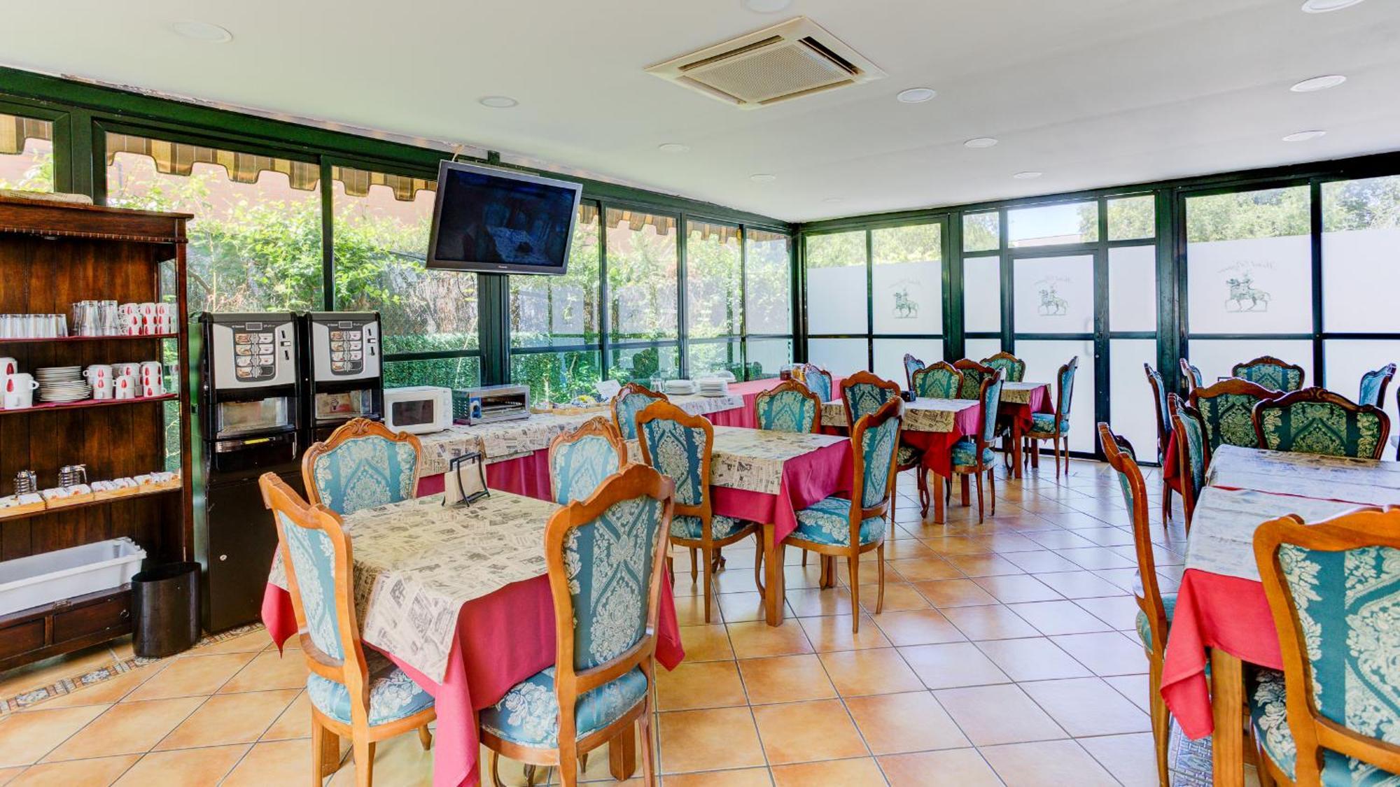 Hotel Pizarro أومانيس ديه مدريد المظهر الخارجي الصورة