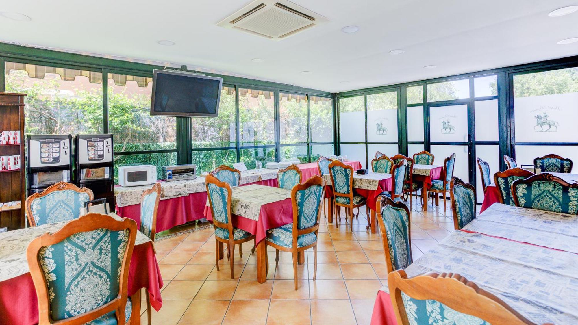Hotel Pizarro أومانيس ديه مدريد المظهر الخارجي الصورة