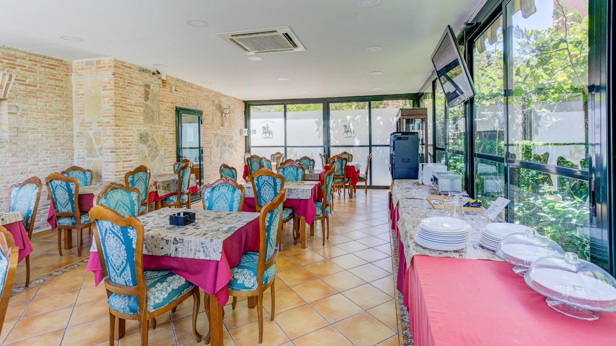 Hotel Pizarro أومانيس ديه مدريد المظهر الخارجي الصورة